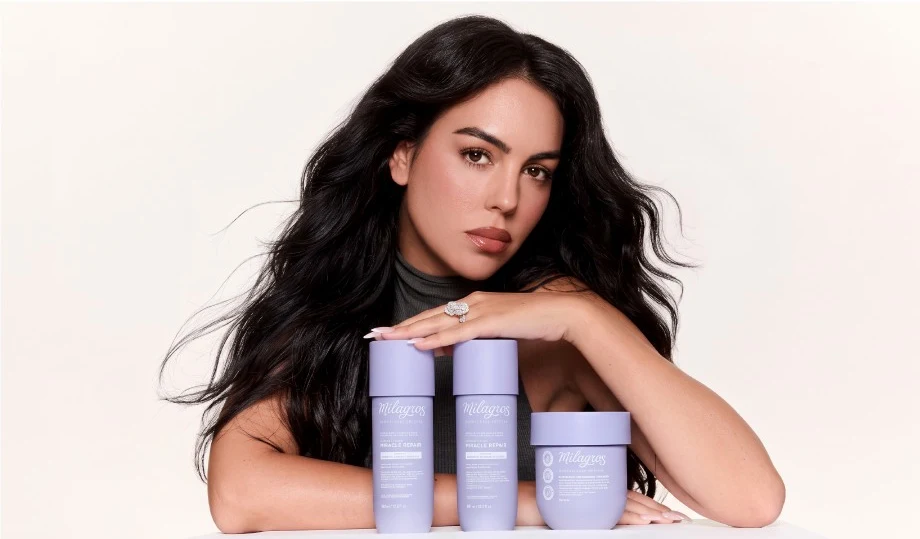 Georgina Rodríguez posa con tres productos capilares de Milagros